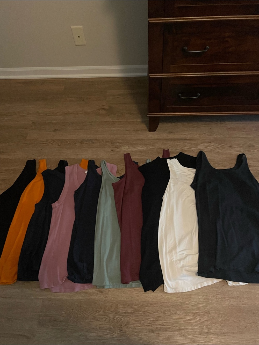 Women Tank Tops Set of 10